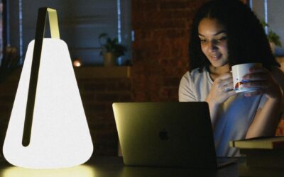 Smart working all’esterno: aumenta la produttività all’aria aperta e con gli accessori giusti